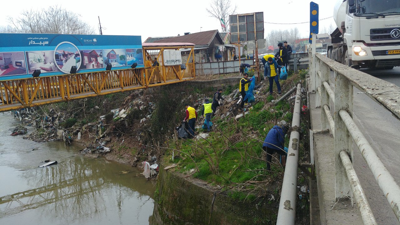 Cleaning the zarjob river