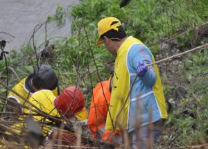  Clearing the Zarjub river border in the water lobe area